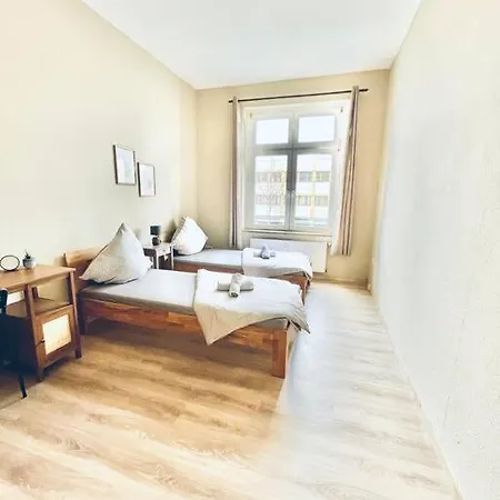 Apartment 85/3 *