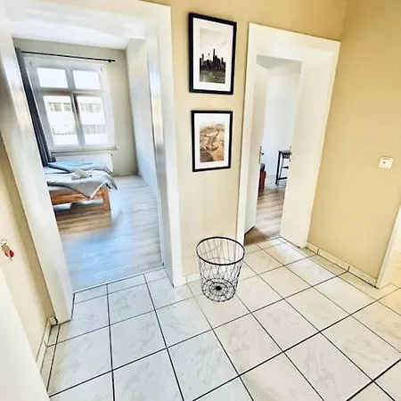 Apartment 85/3 *